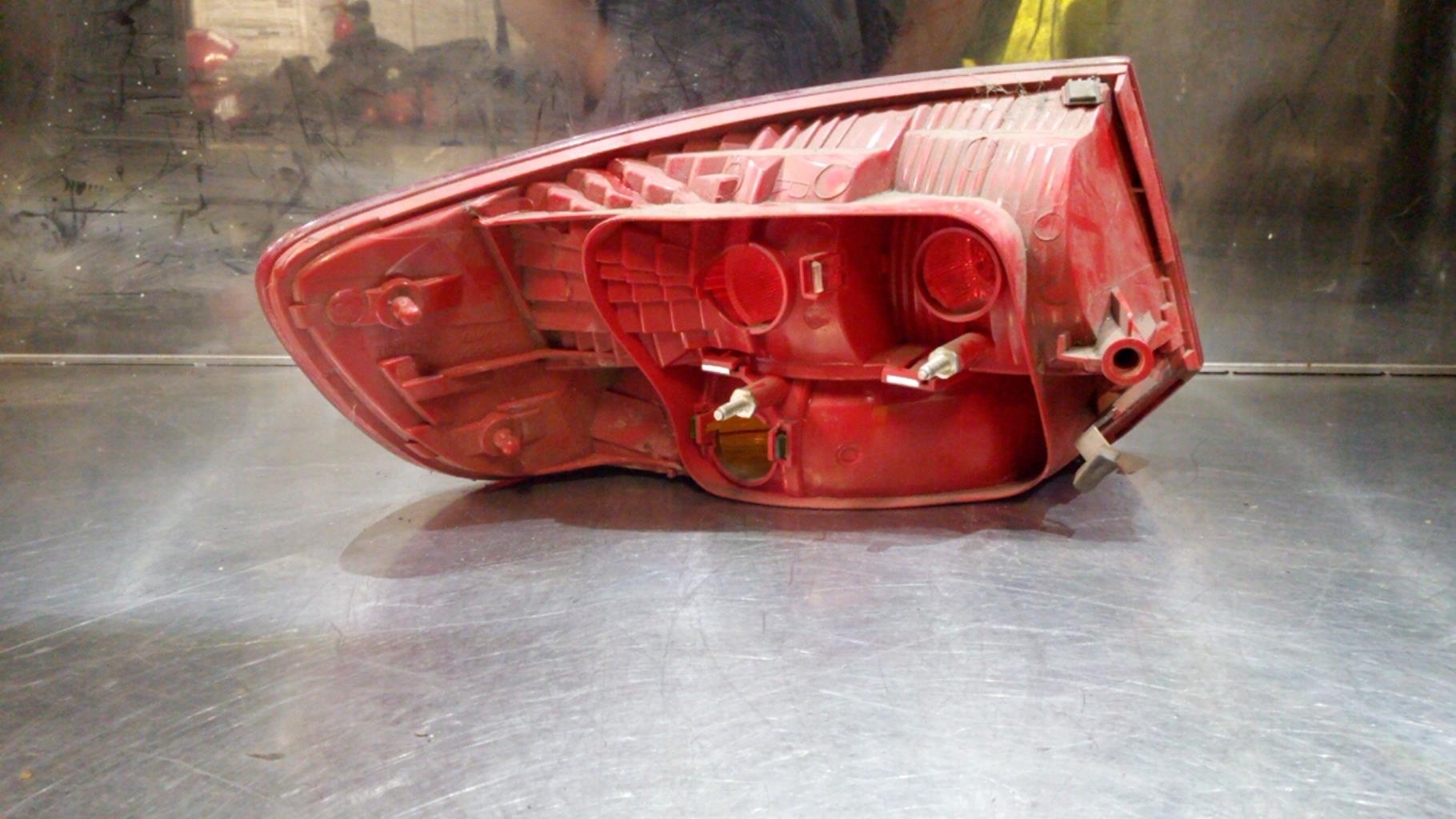 Fanale posteriore principale destro (luci) AUDI A3 2 SPORTBACK PHASE 1 Diésel - 1