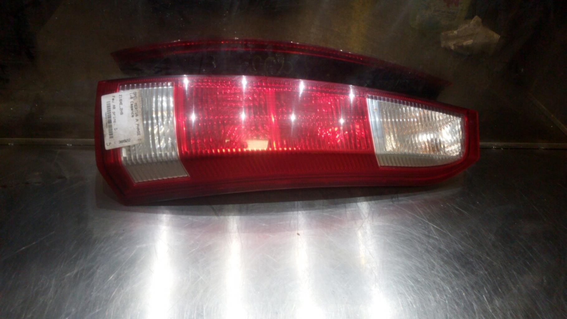 Fanale posteriore principale destro (luci) OPEL MERIVA A PHASE 1 Gasolina - 1