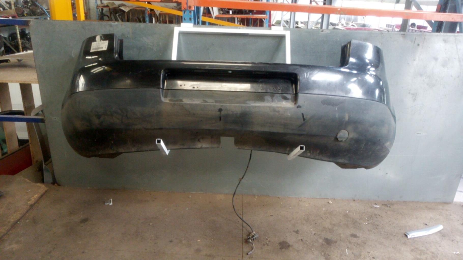 Pare choc arriere VOLKSWAGEN GOLF 5 Diesel - 1