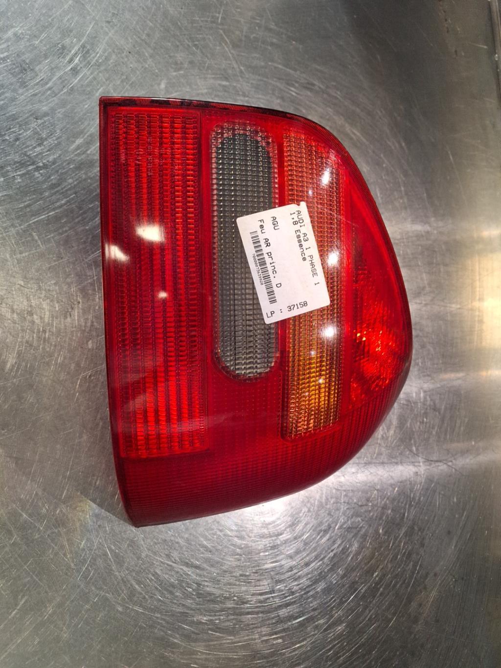 Fanale posteriore principale destro (luci) AUDI A3 1 PHASE 1 Gasolina - 1