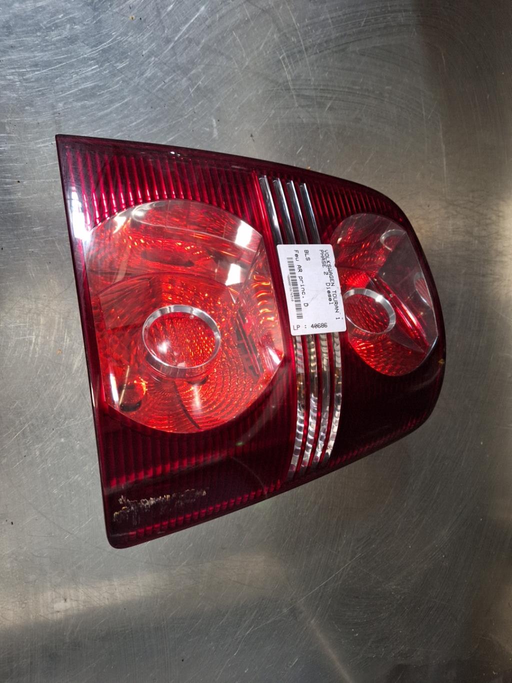Fanale posteriore principale destro (luci) VOLKSWAGEN TOURAN 1 PHASE 2 Diésel - 1