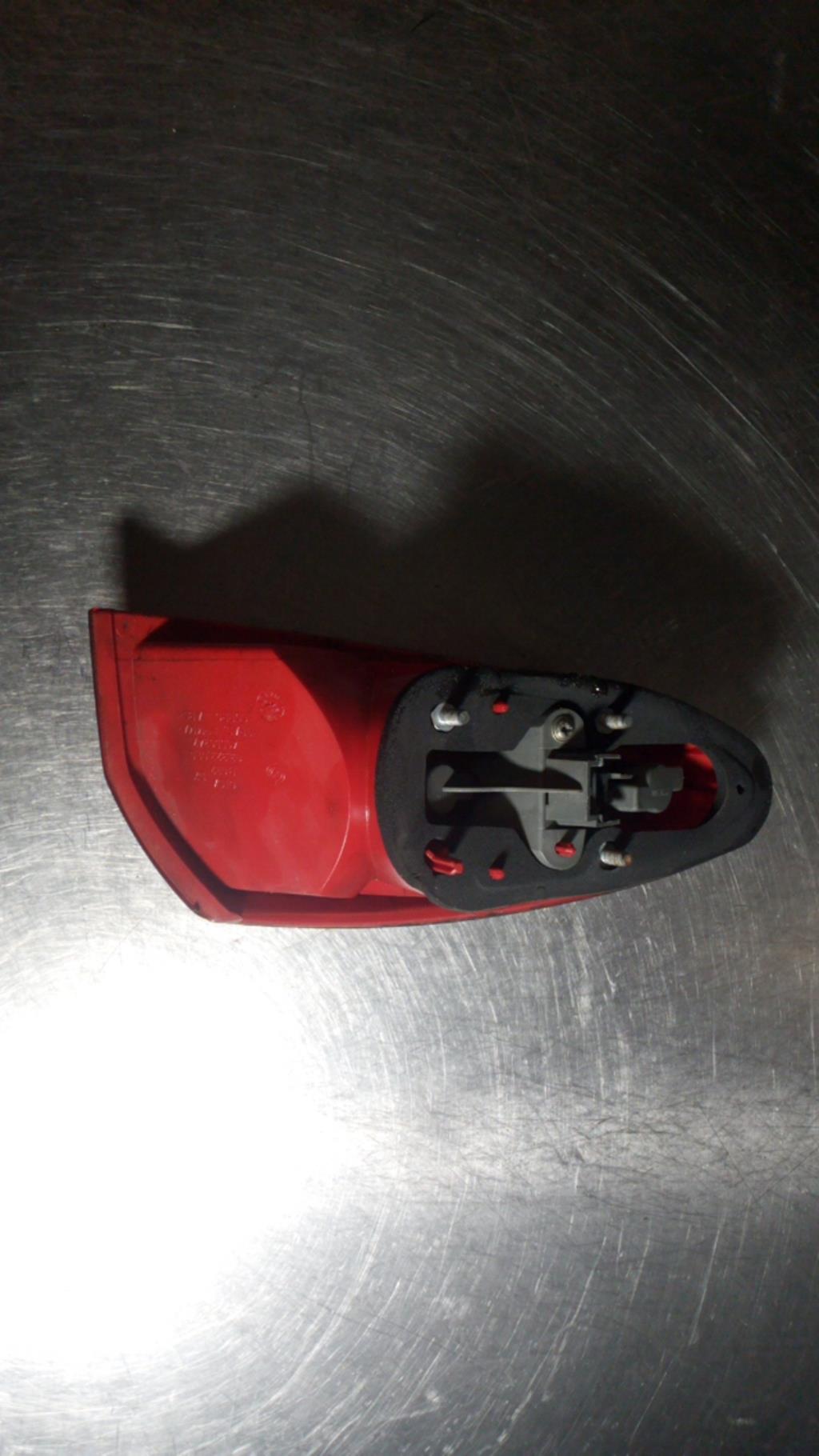 Fanale posteriore principale destro (luci) ALFA ROMEO 147 PHASE 1 Diésel - 1