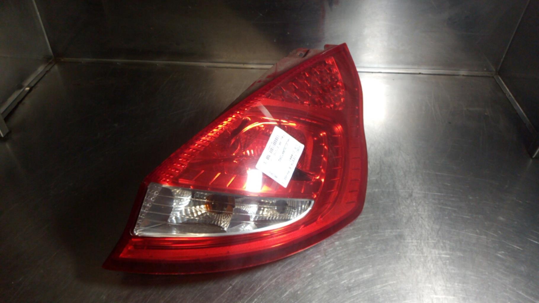 Fanale posteriore principale destro (luci) FORD FIESTA 6 PHASE 1 Diésel - 1