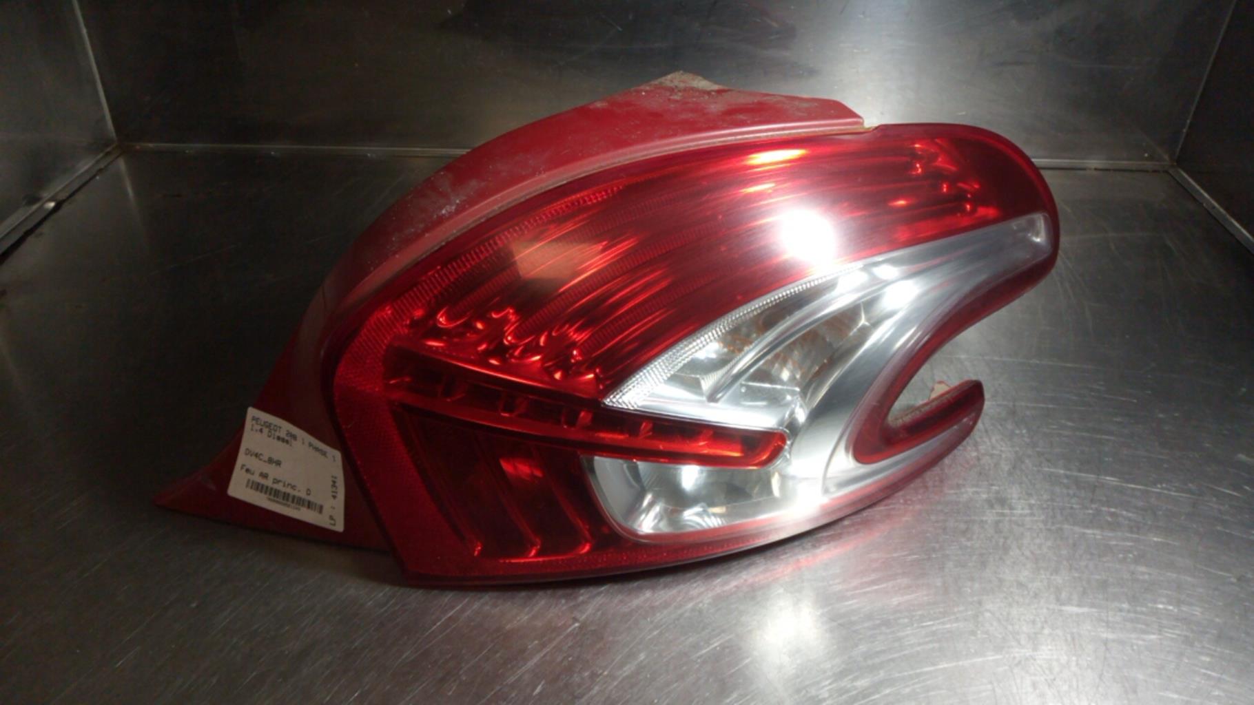 Fanale posteriore principale destro (luci) PEUGEOT 208 1 PHASE 1 Diésel - 1