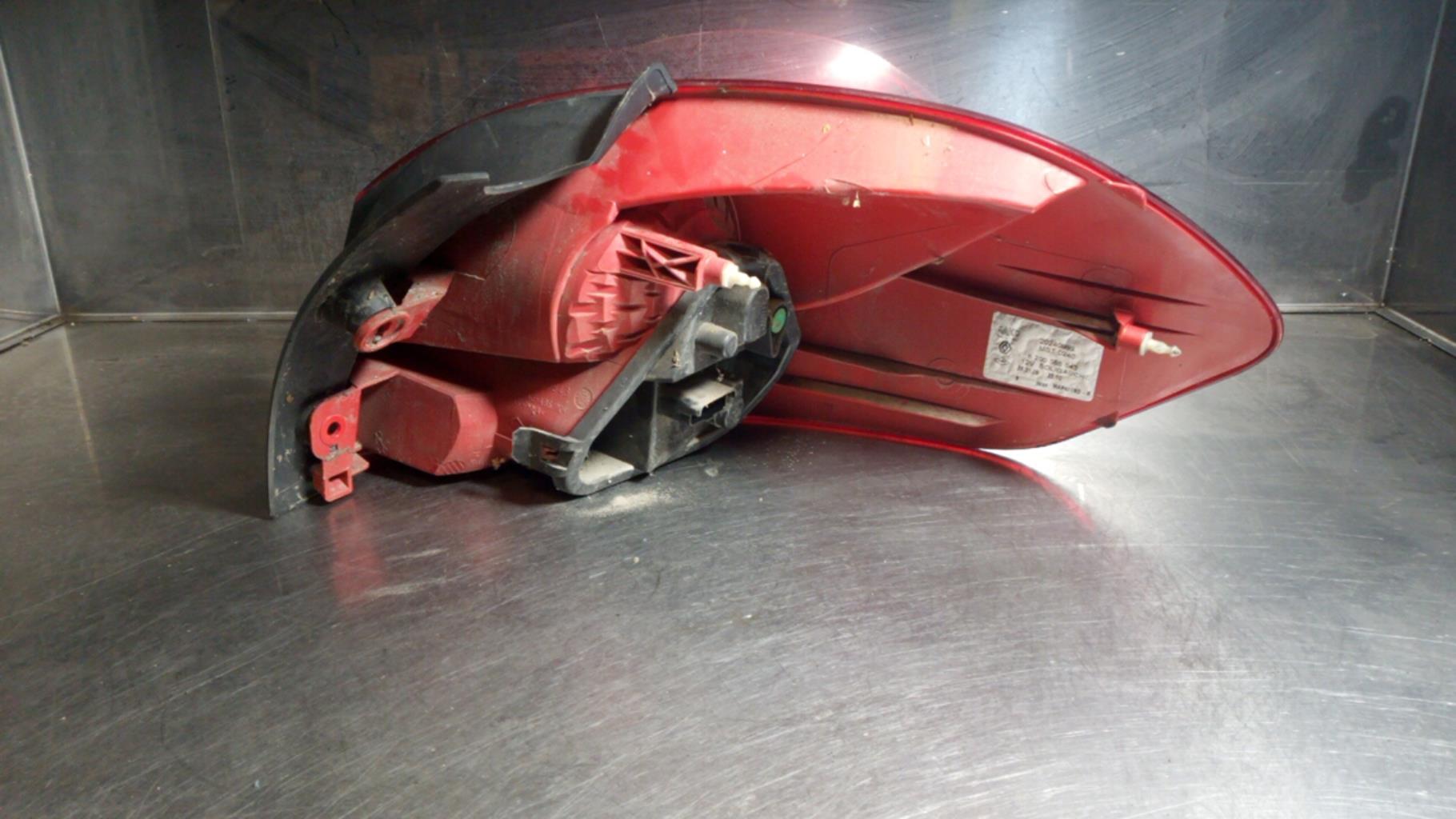 Fanale posteriore principale sinistro (luci) RENAULT CLIO 3 PHASE 1 BREAK  - 1