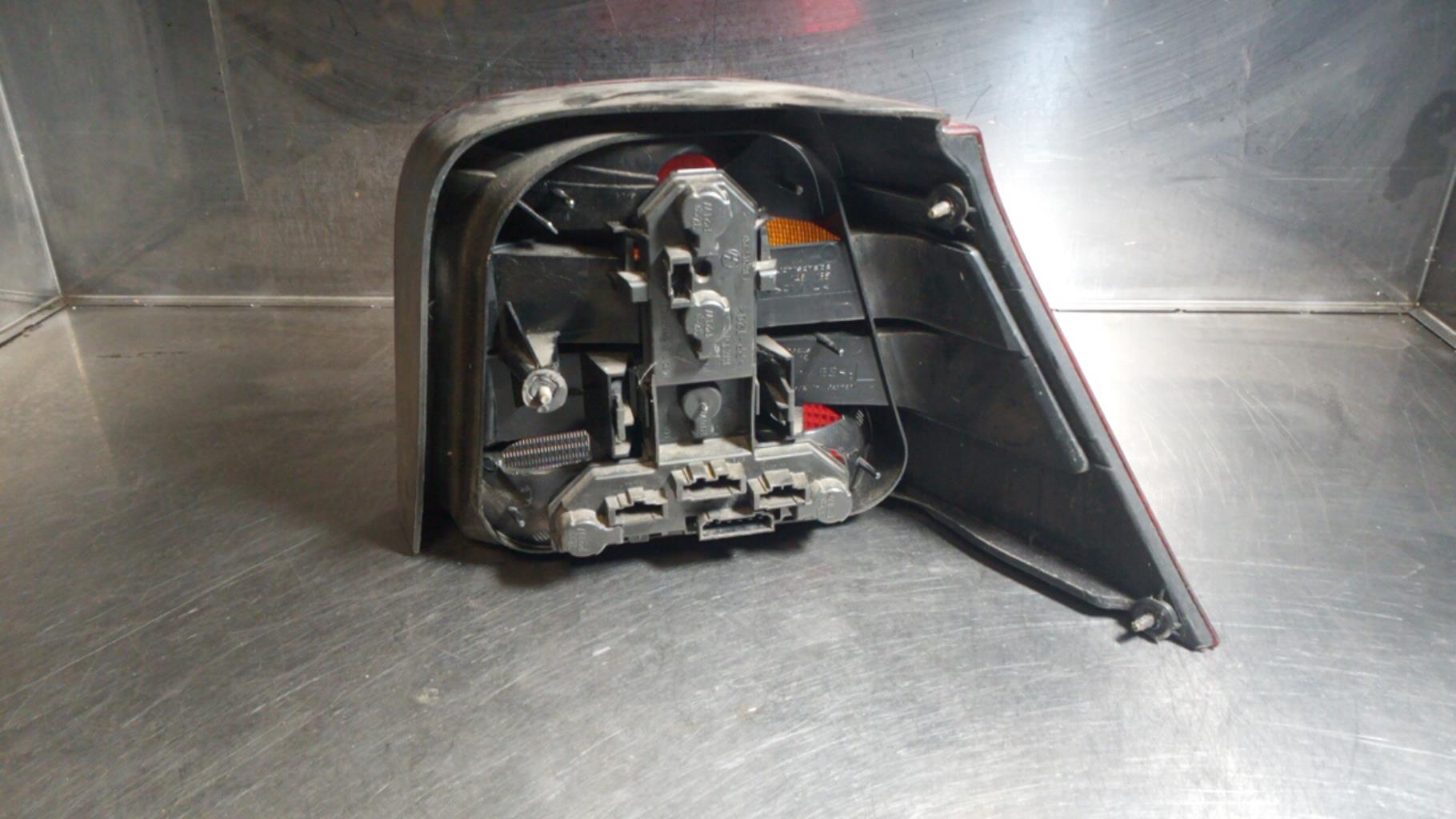 Fanale posteriore principale sinistro (luci) VOLKSWAGEN GOLF 4 Diésel - 1