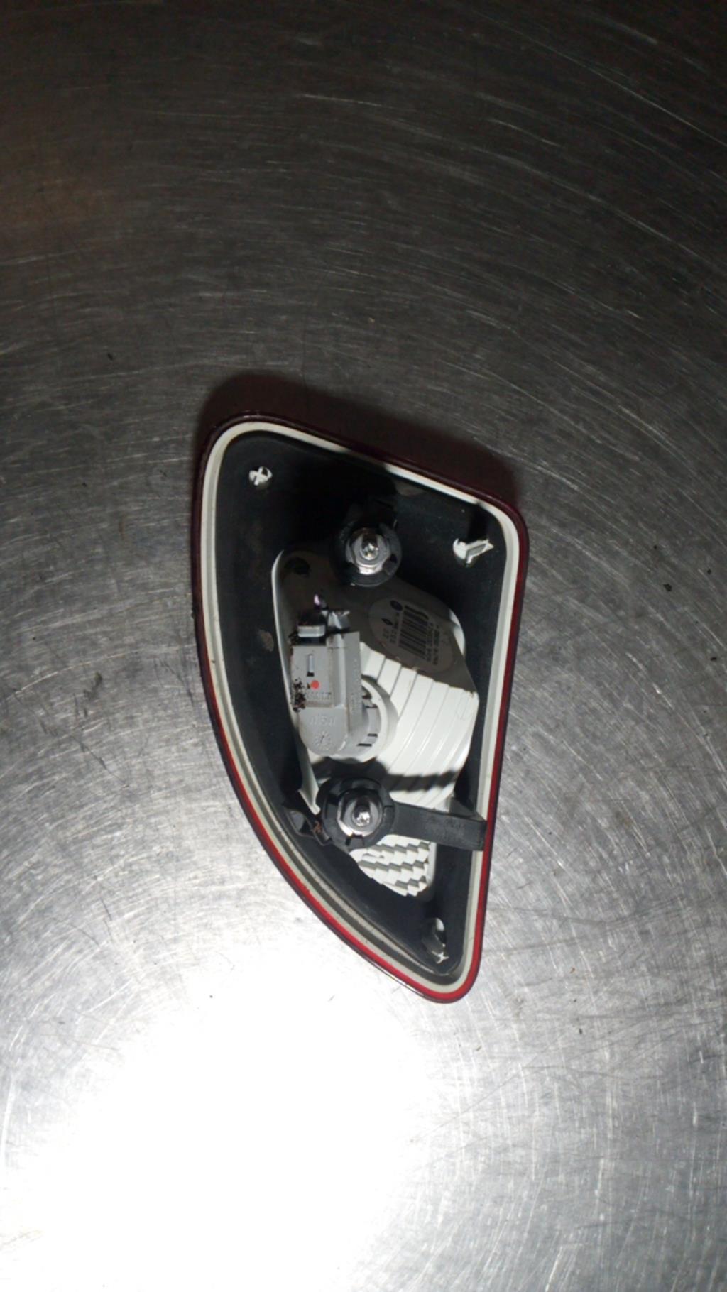 Feu arriere secondaire droit (feux) RENAULT TWINGO 2 PHASE 2 Essence - 1