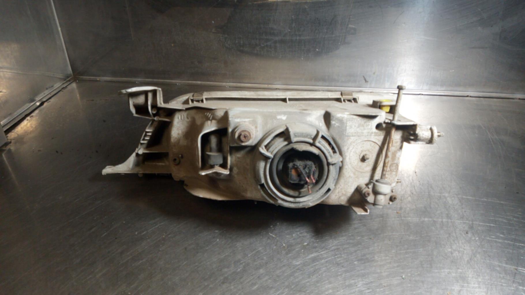Gruppo ottico anteriore principale destro (luci)(faro) TOYOTA COROLLA 8 Gasolina - 1