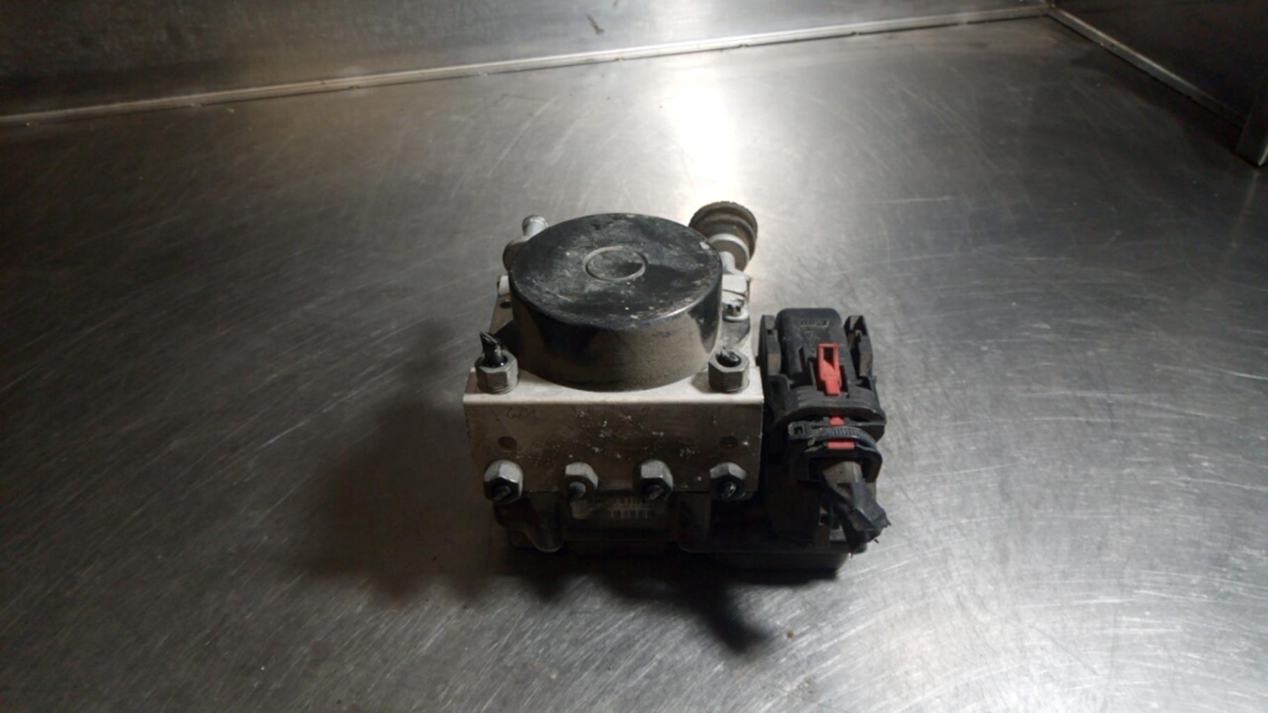 Blocco ABS (antibloccaggio freni) VOLKSWAGEN POLO 5 PHASE 1 Gasolina - 1