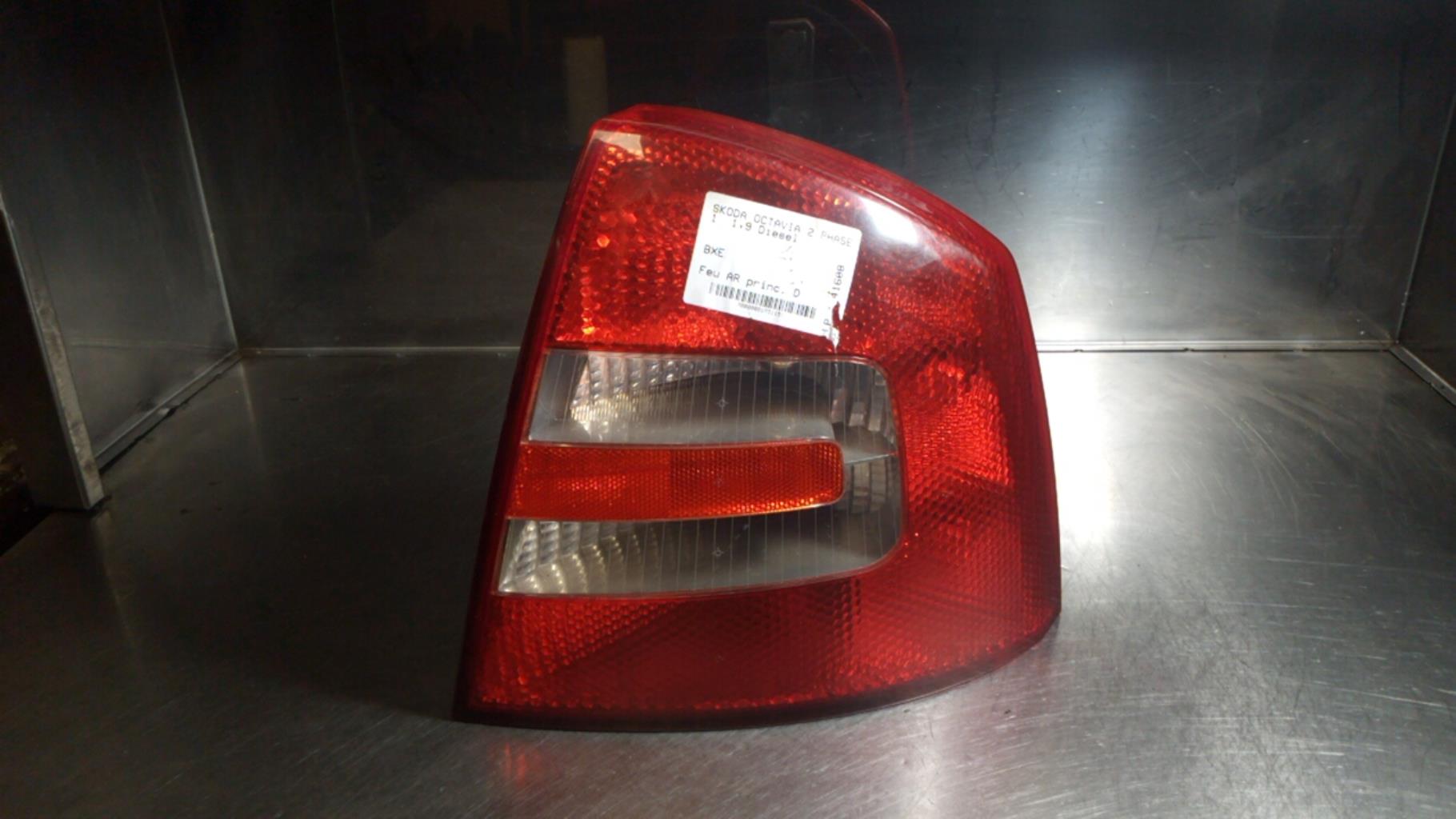 Fanale posteriore principale destro (luci) SKODA OCTAVIA 2 PHASE 1 Diésel - 1