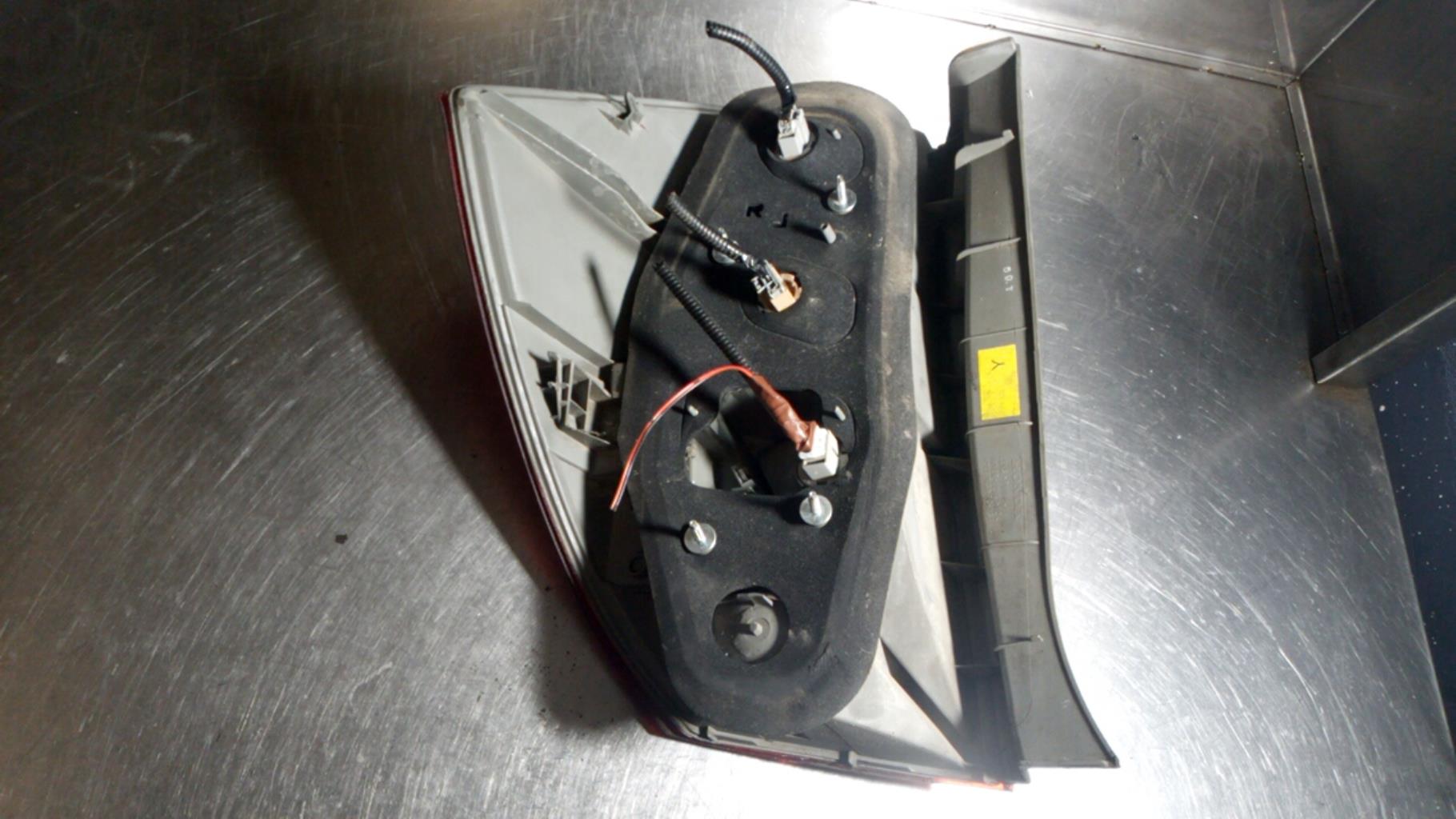 Fanale posteriore principale destro (luci) HONDA FR-V Diésel - 1