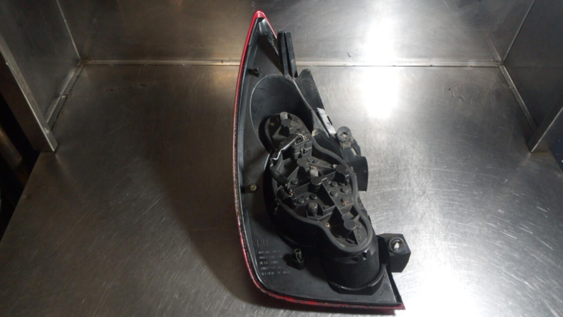 Fanale posteriore principale destro (luci) NISSAN PRIMERA 4 Gasolina - 1