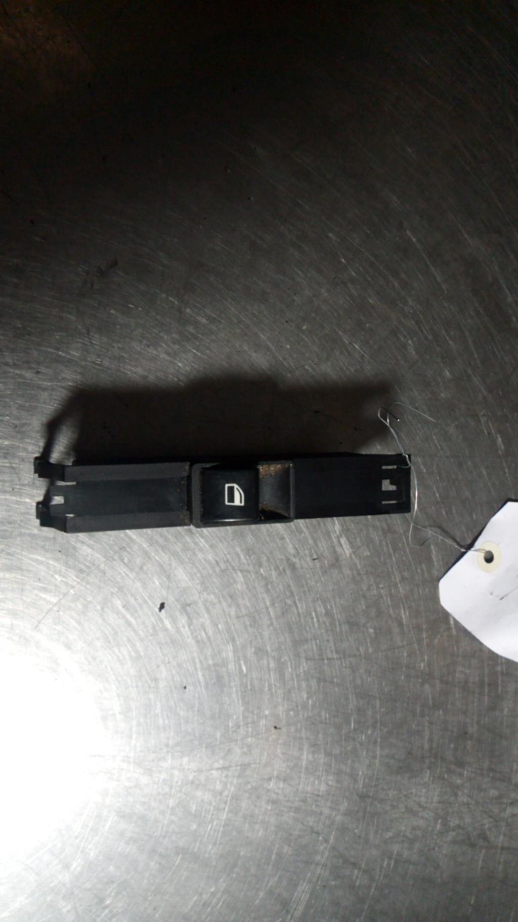 Interruttore lavacristalli anteriore sinistro BMW SERIE 3 E46 PHASE 1 Diésel - 1