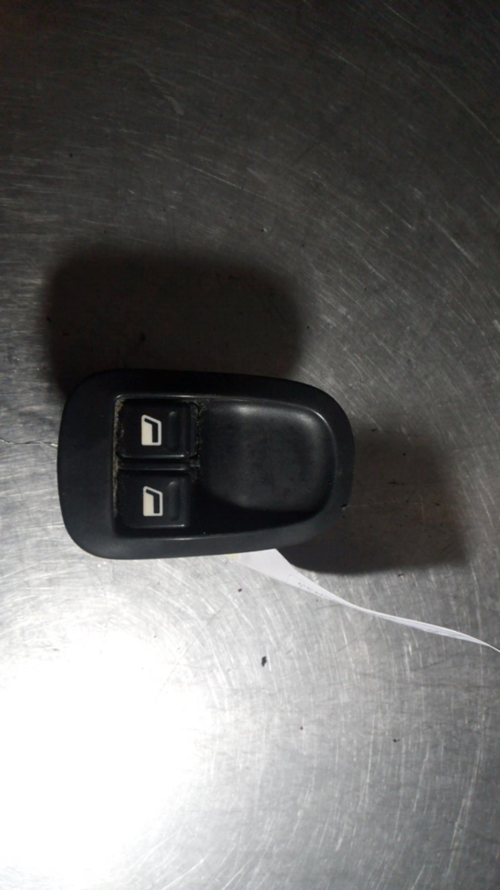 Interruttore lavacristalli anteriore sinistro PEUGEOT 206 PHASE 1 Diésel - 1