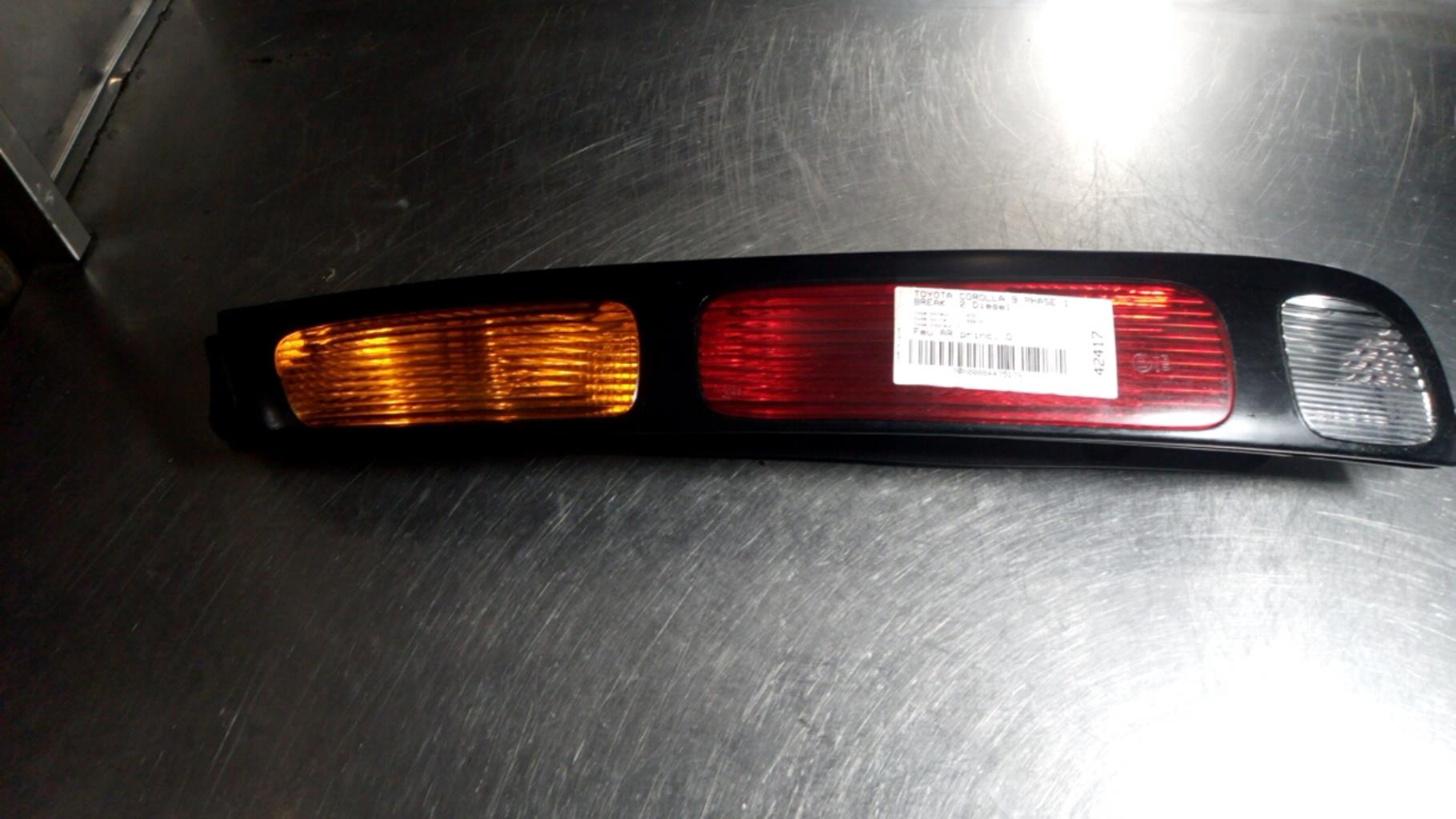 Fanale posteriore principale destro (luci) TOYOTA COROLLA 9 PHASE 1 BREAK Diésel - 1