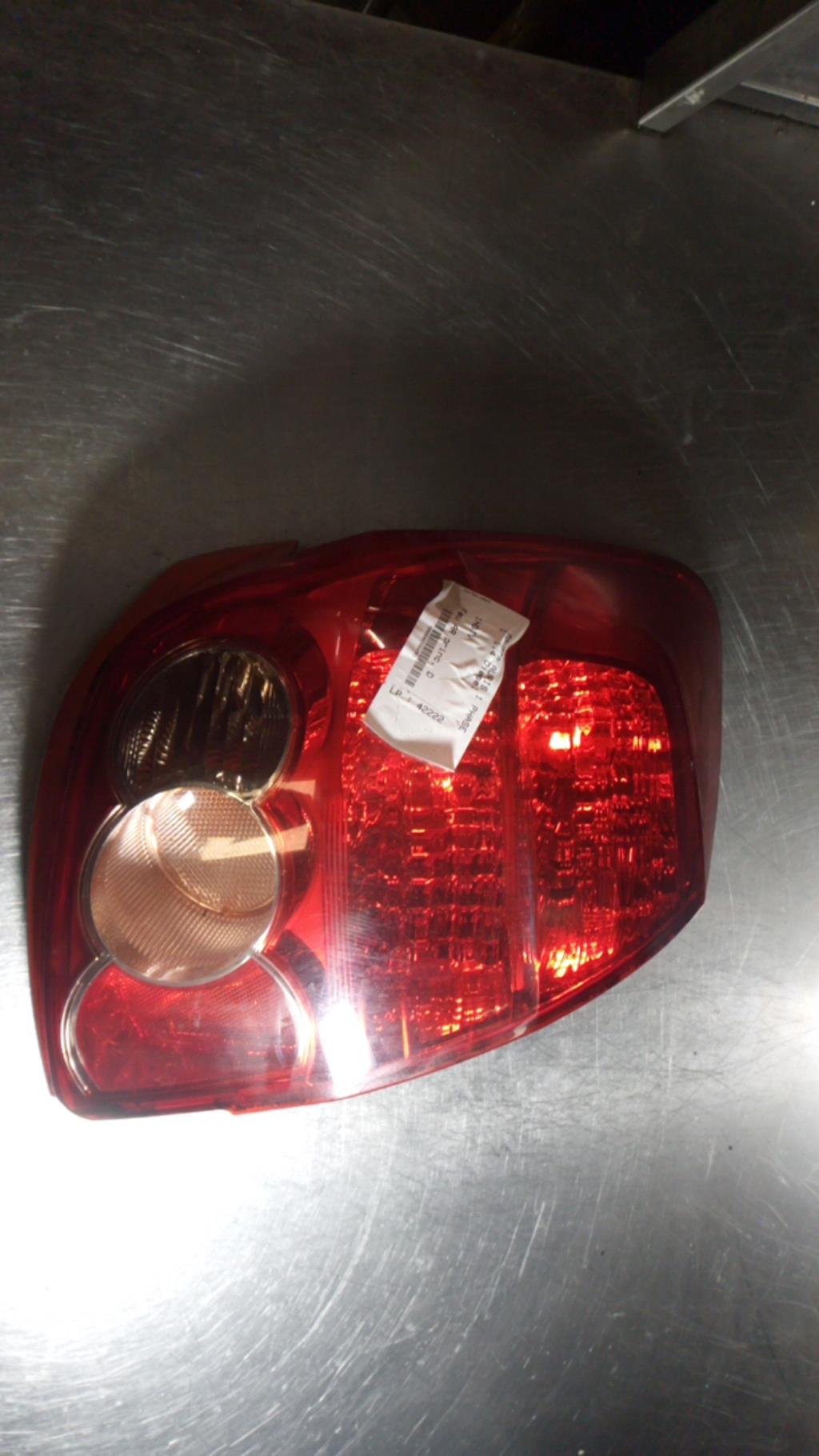 Fanale posteriore principale destro (luci) TOYOTA AURIS 1 PHASE 1 Diésel - 1