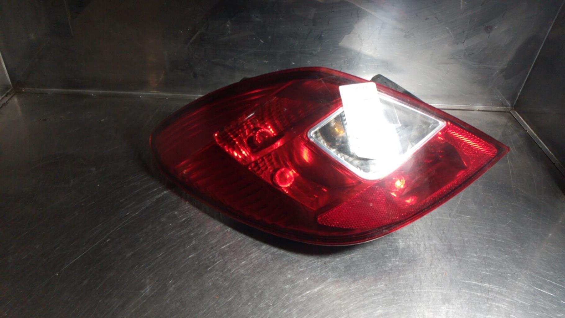 Fanale posteriore principale sinistro (luci) OPEL CORSA D PHASE 1 Gasolina - 1