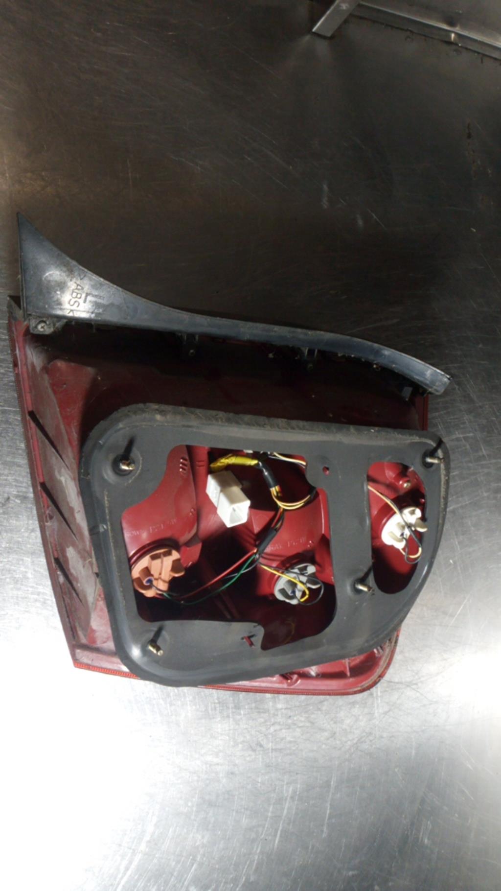 Fanale posteriore principale sinistro (luci) KIA CERATO Diésel - 1