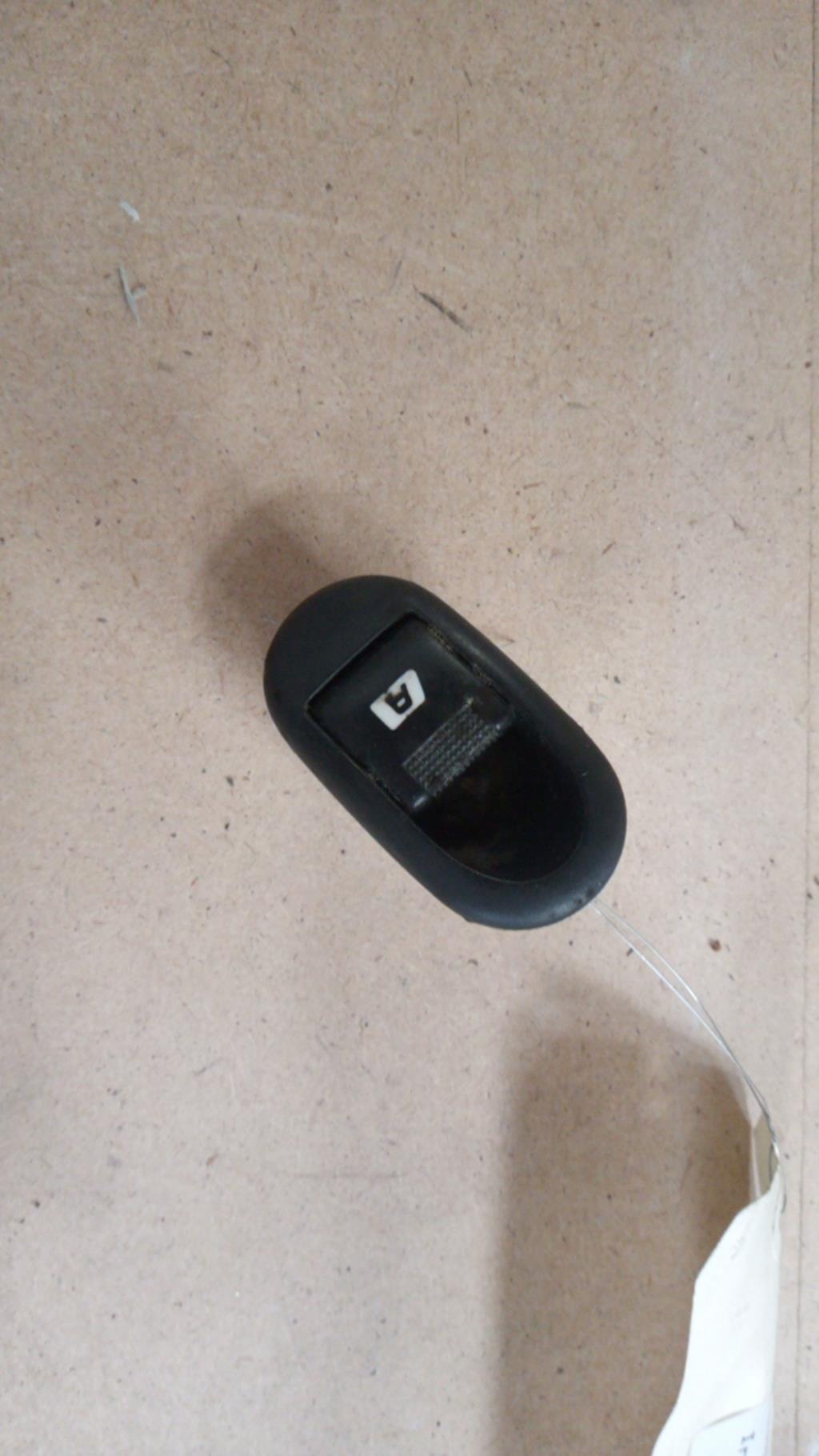 Interruttore lavacristalli anteriore sinistro CITROEN C3 PLURIEL PHASE 2 CABRIOLET Diésel - 1