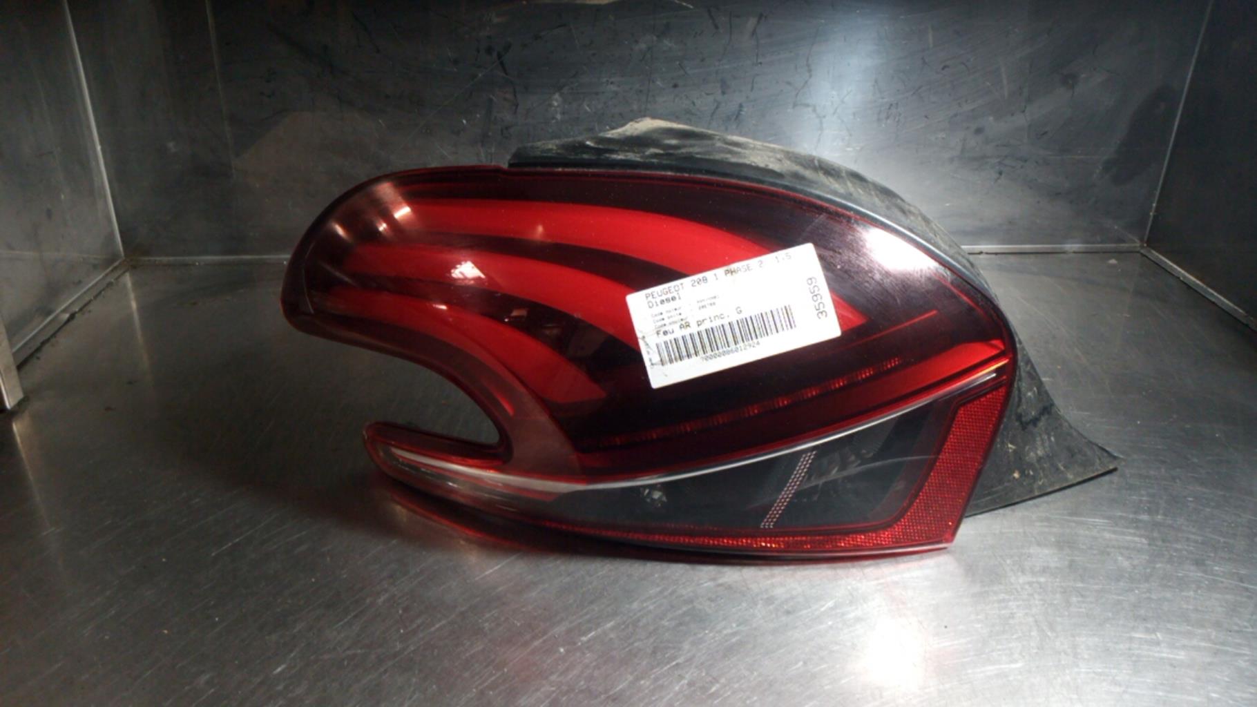 Fanale posteriore principale sinistro (luci) PEUGEOT 208 1 PHASE 2 Diésel - 1