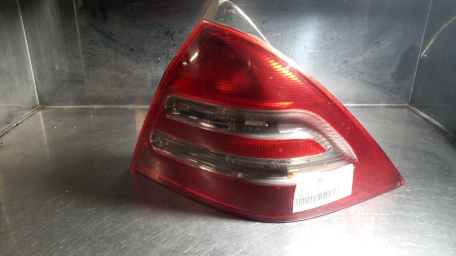 Fanale posteriore principale destro (luci) MERCEDES CLASSE C 203 PHASE 1 Diésel - 1