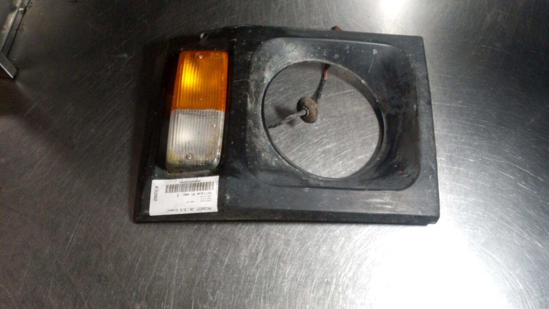 Gruppo ottico anteriore secondario destro (luci)(freccia) PEUGEOT J9 Diésel - 1