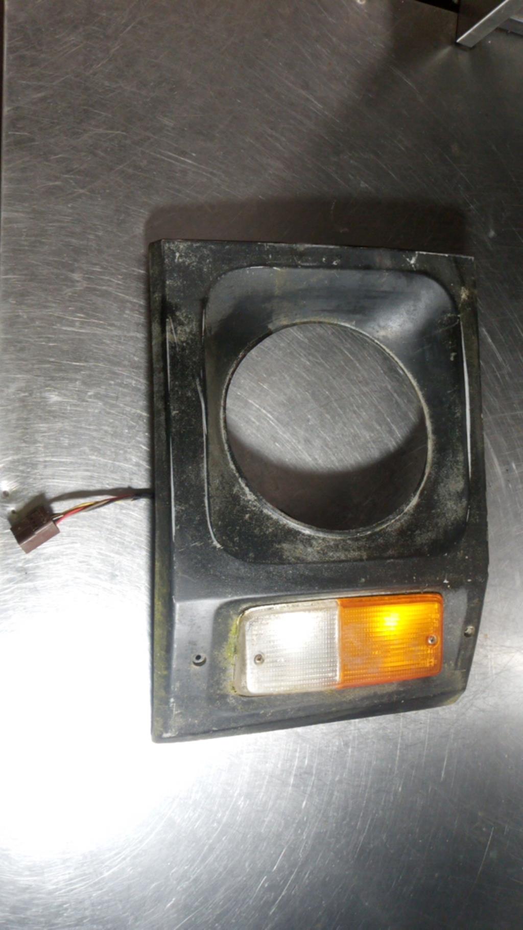 Gruppo ottico anteriore secondario sinistro (luci)(freccia) PEUGEOT J9 Diésel - 1
