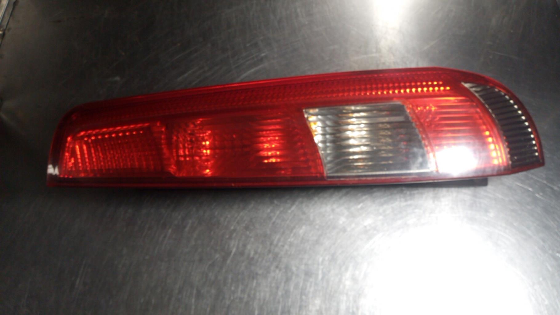 Fanale posteriore principale destro (luci) FORD FIESTA Diésel - 1