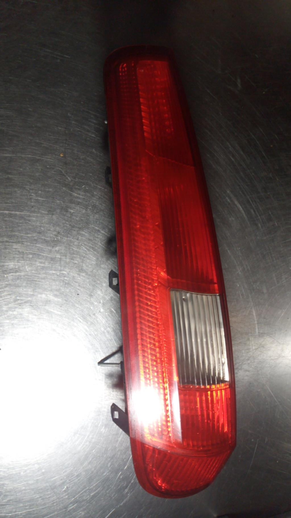 Fanale posteriore principale sinistro (luci) FORD FIESTA Diésel - 1