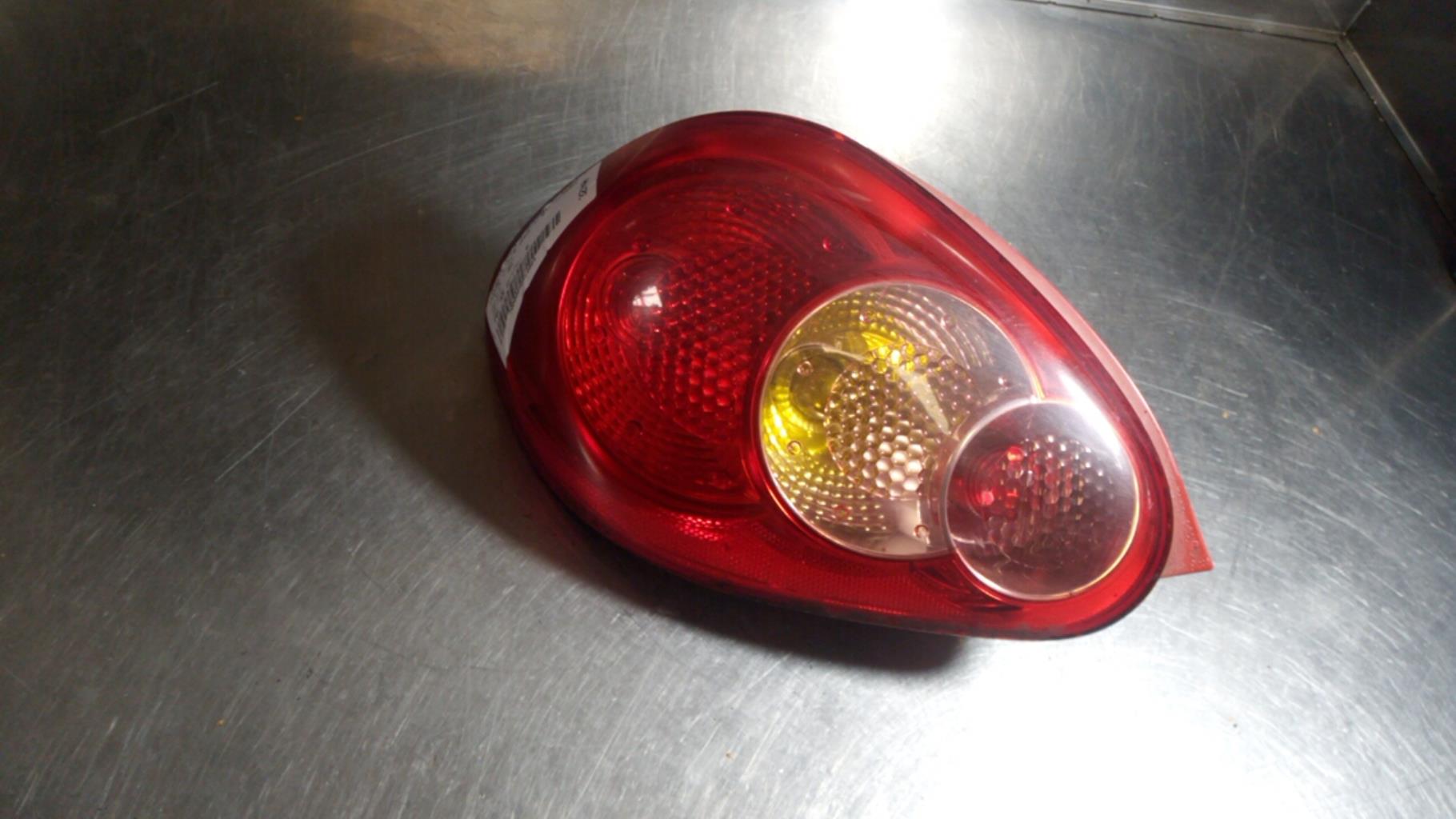 Fanale posteriore principale sinistro (luci) TOYOTA AYGO 1 PHASE 1 Diésel - 1