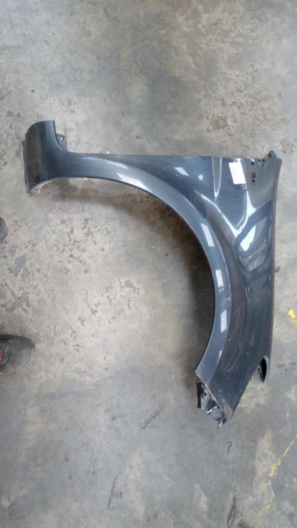 Parafango anteriore destro RENAULT CLIO 3 PHASE 1 Gasolina - 1