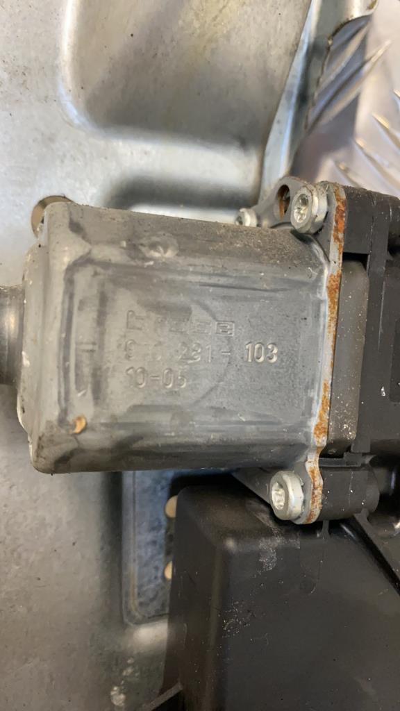 Alzacristalli elettrico posteriore sinistro OPEL ASTRA J PHASE 1 Diésel - 1