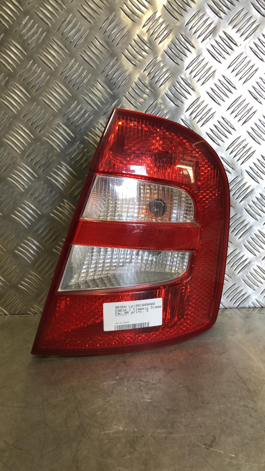 Fanale posteriore principale destro (luci) SKODA FABIA 1 PHASE 1 Diésel - 1