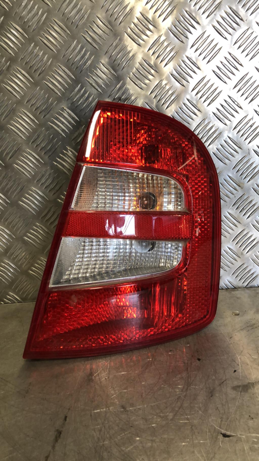 Fanale posteriore principale destro (luci) SKODA FABIA 1 PHASE 1 Diésel - 1