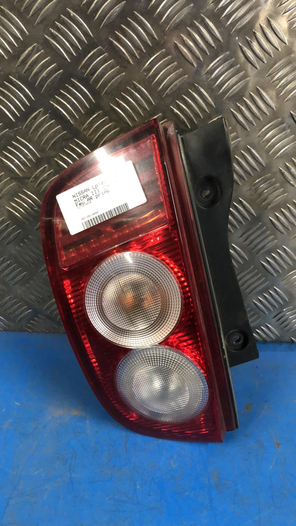Fanale posteriore principale destro (luci) NISSAN MICRA 3 PHASE 1 Gasolina - 1