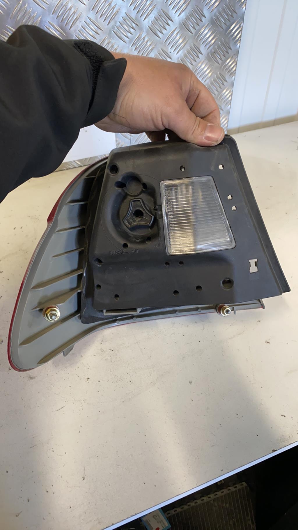 Fanale posteriore principale destro (luci) BMW SERIE 3 E46 PHASE 2 Diésel - 1