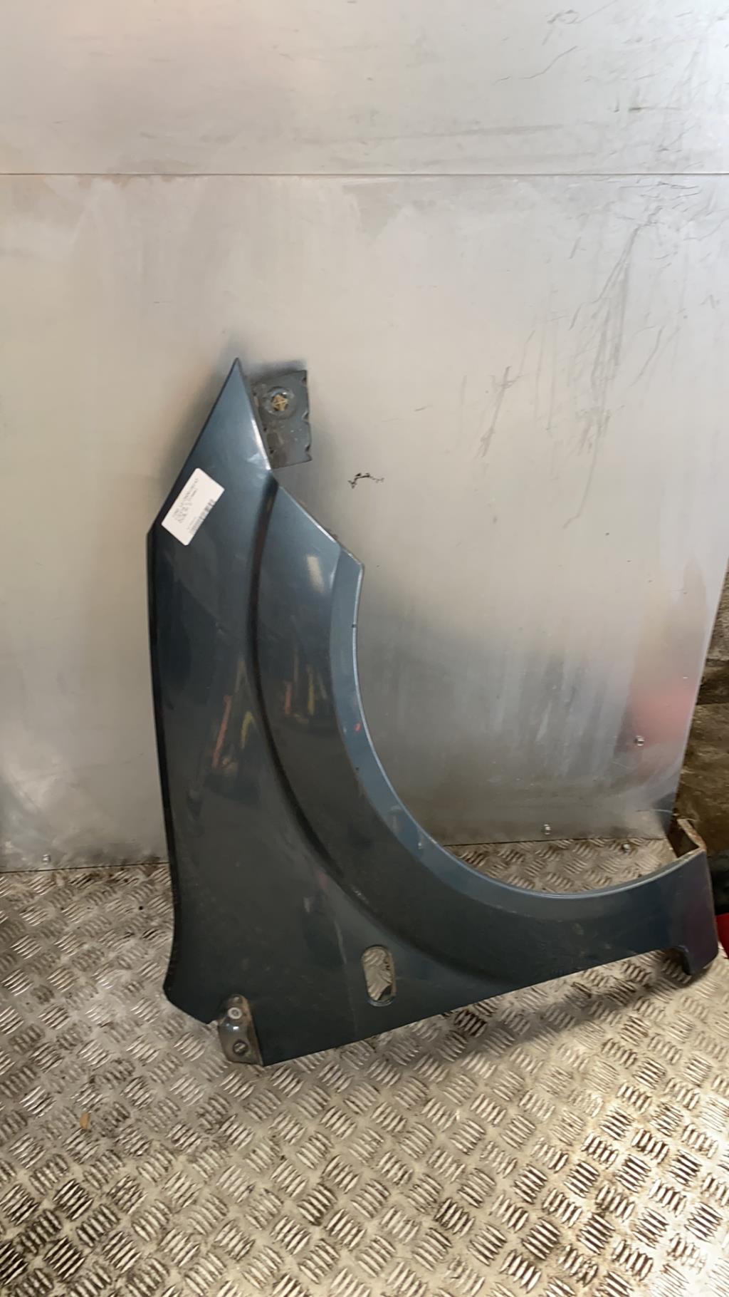 Parafango anteriore destro FORD FIESTA 5 PHASE 1 Diésel - 1