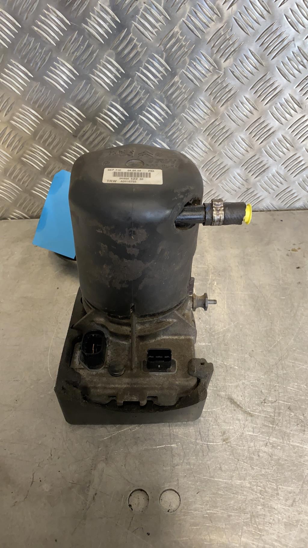 Pompe de direction CITROEN C5 2 Diesel - 1