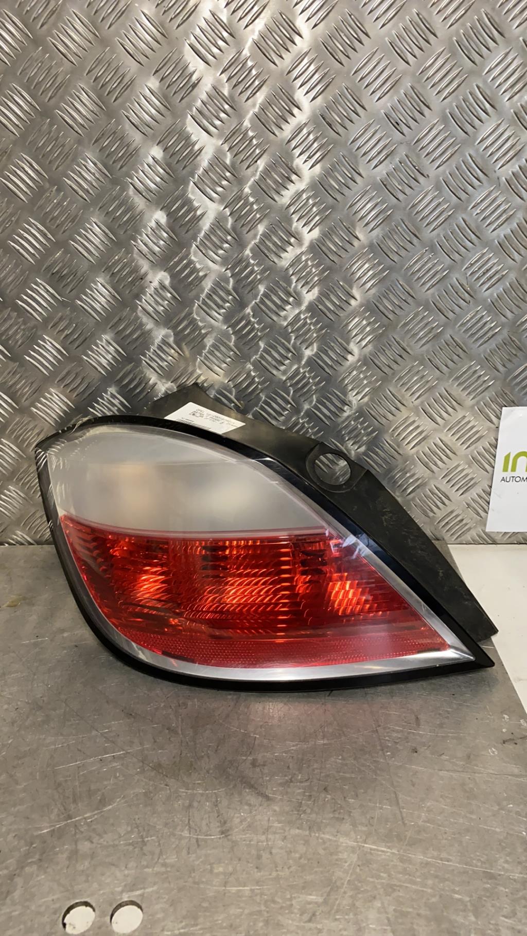 Fanale posteriore principale sinistro (luci) OPEL ASTRA H PHASE 1 Diésel - 1