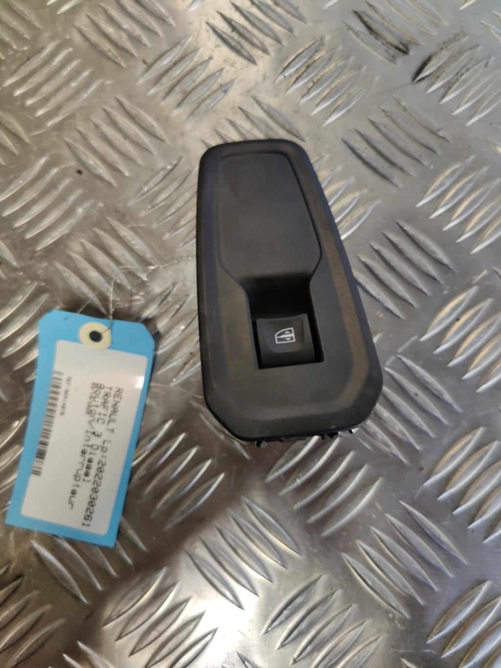 Bouton/Interrupteur RENAULT TRAFIC 3 Diesel - 1