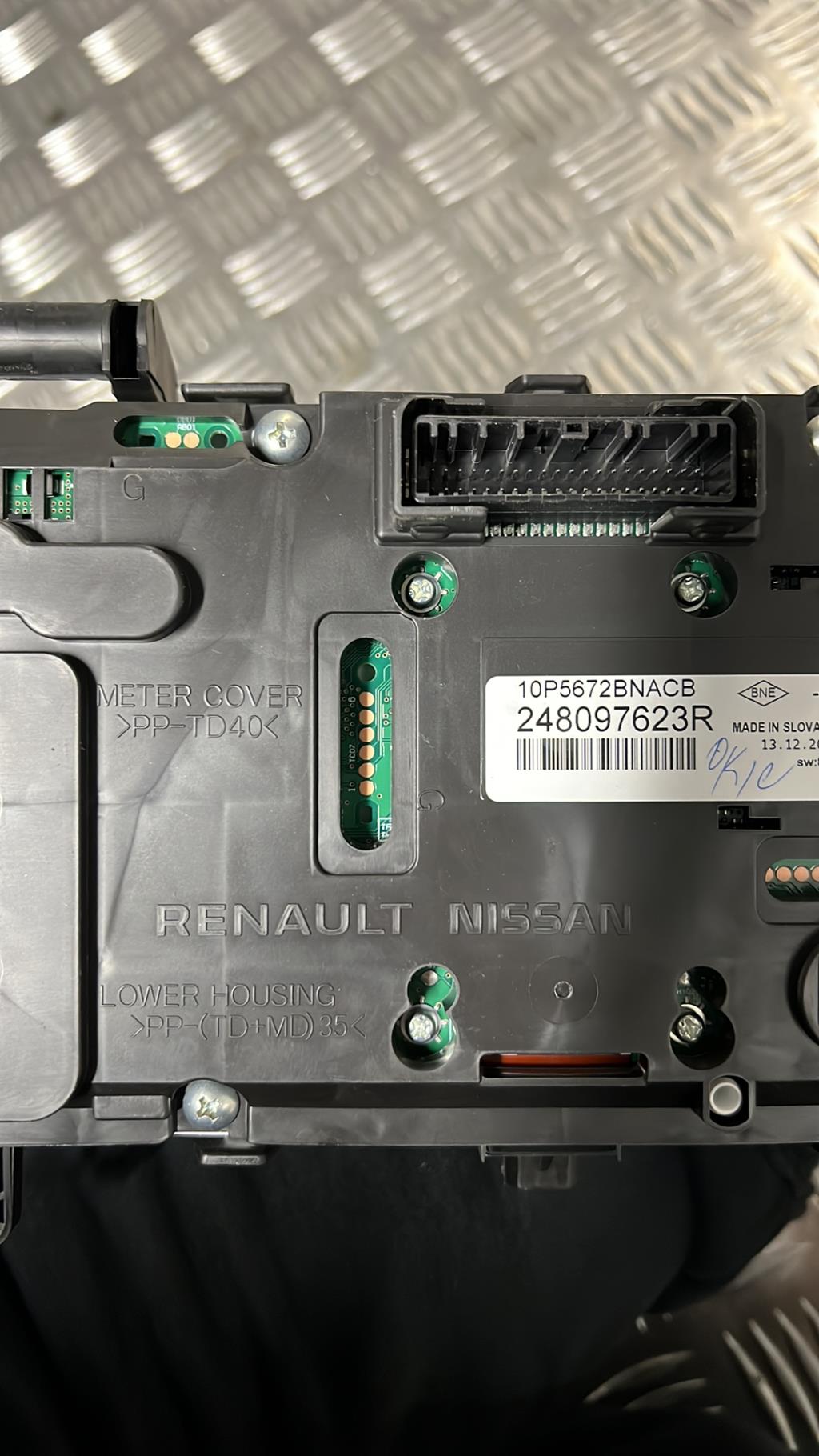 Compteur RENAULT TRAFIC 3 Diesel - 1