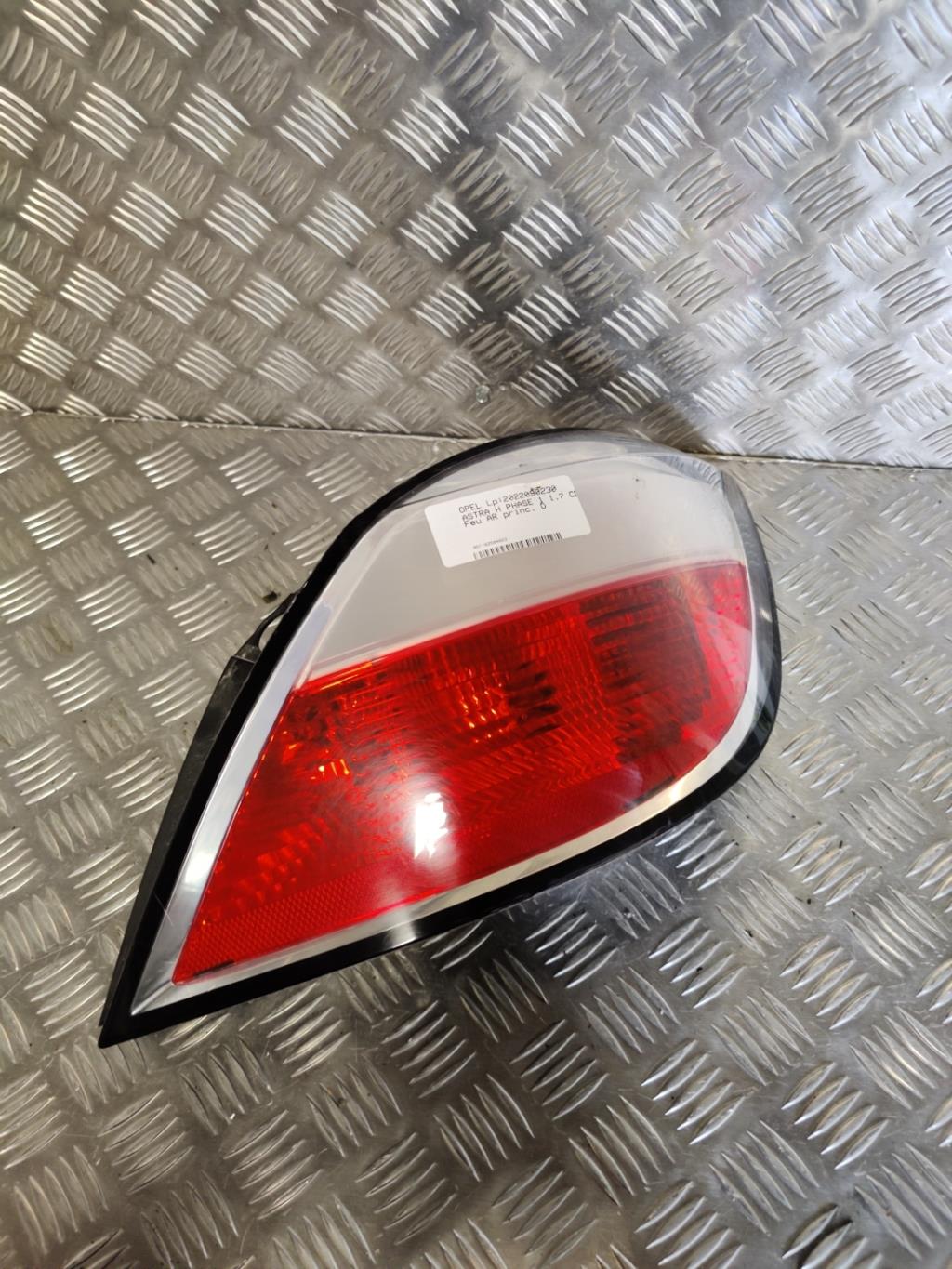 Fanale posteriore principale destro (luci) OPEL ASTRA H PHASE 1 Diésel - 1