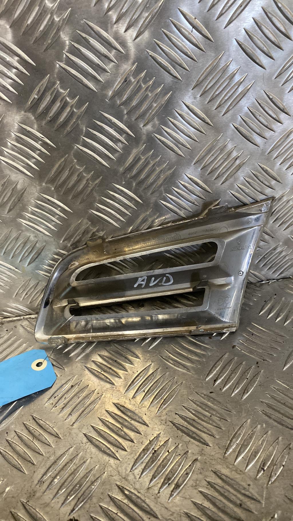 Grille de calandre droite RENAULT GRAND MODUS PHASE 2 Diesel - 1