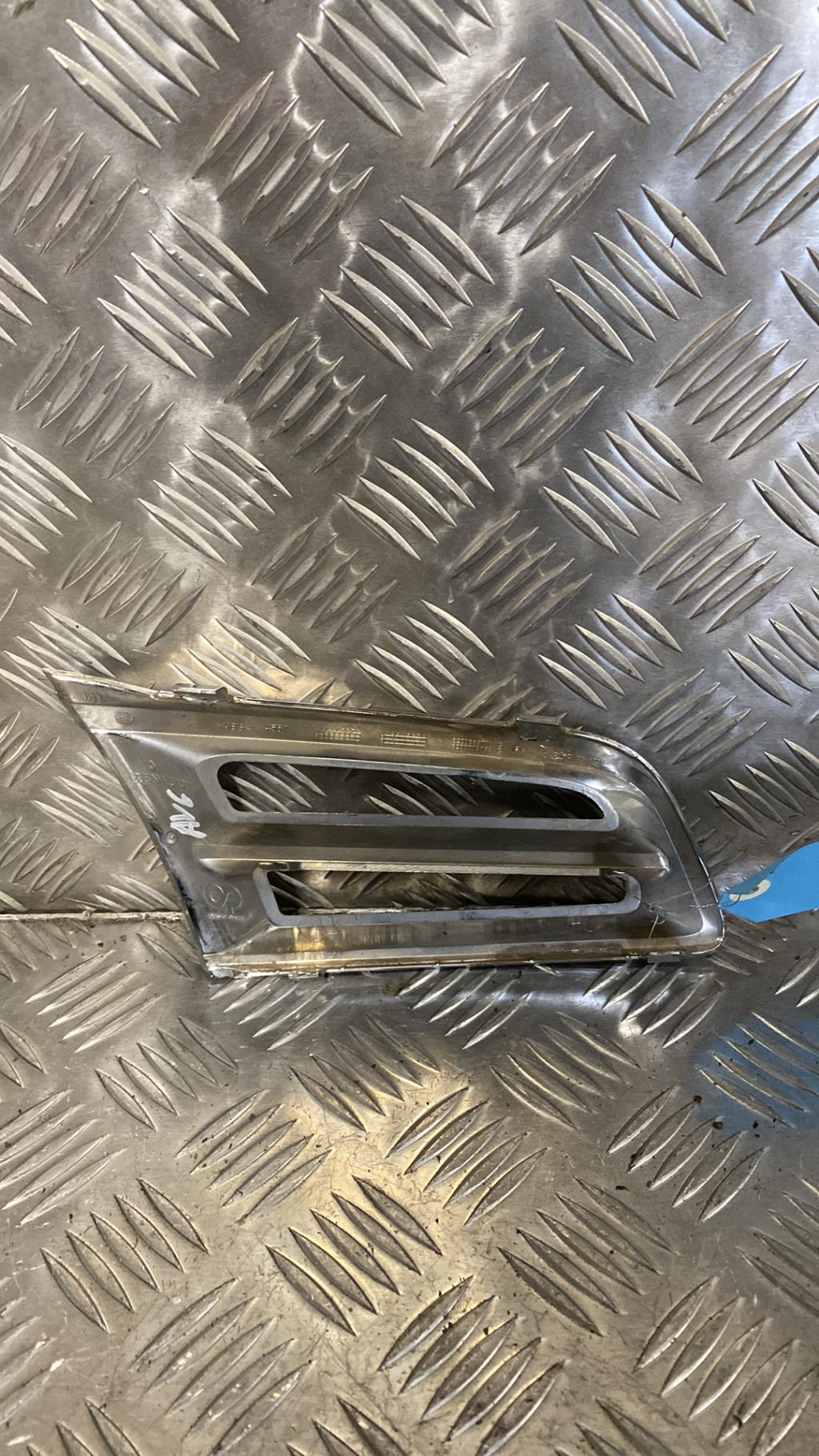 Grille de calandre gauche RENAULT GRAND MODUS PHASE 2 Diesel - 1