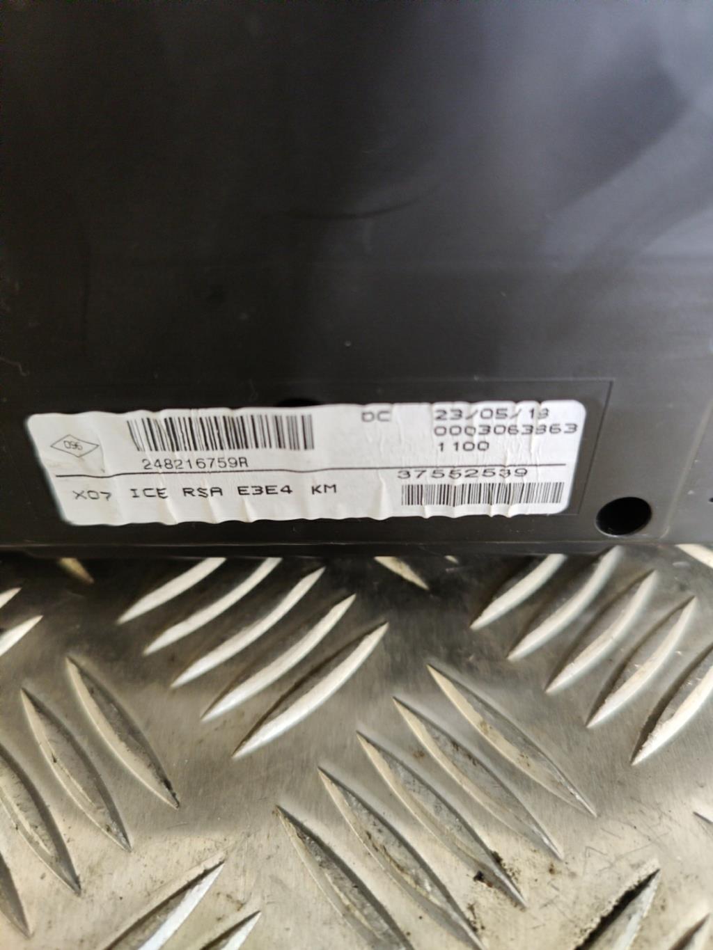 Compteur RENAULT TWINGO 3 PHASE 1 Essence - 1