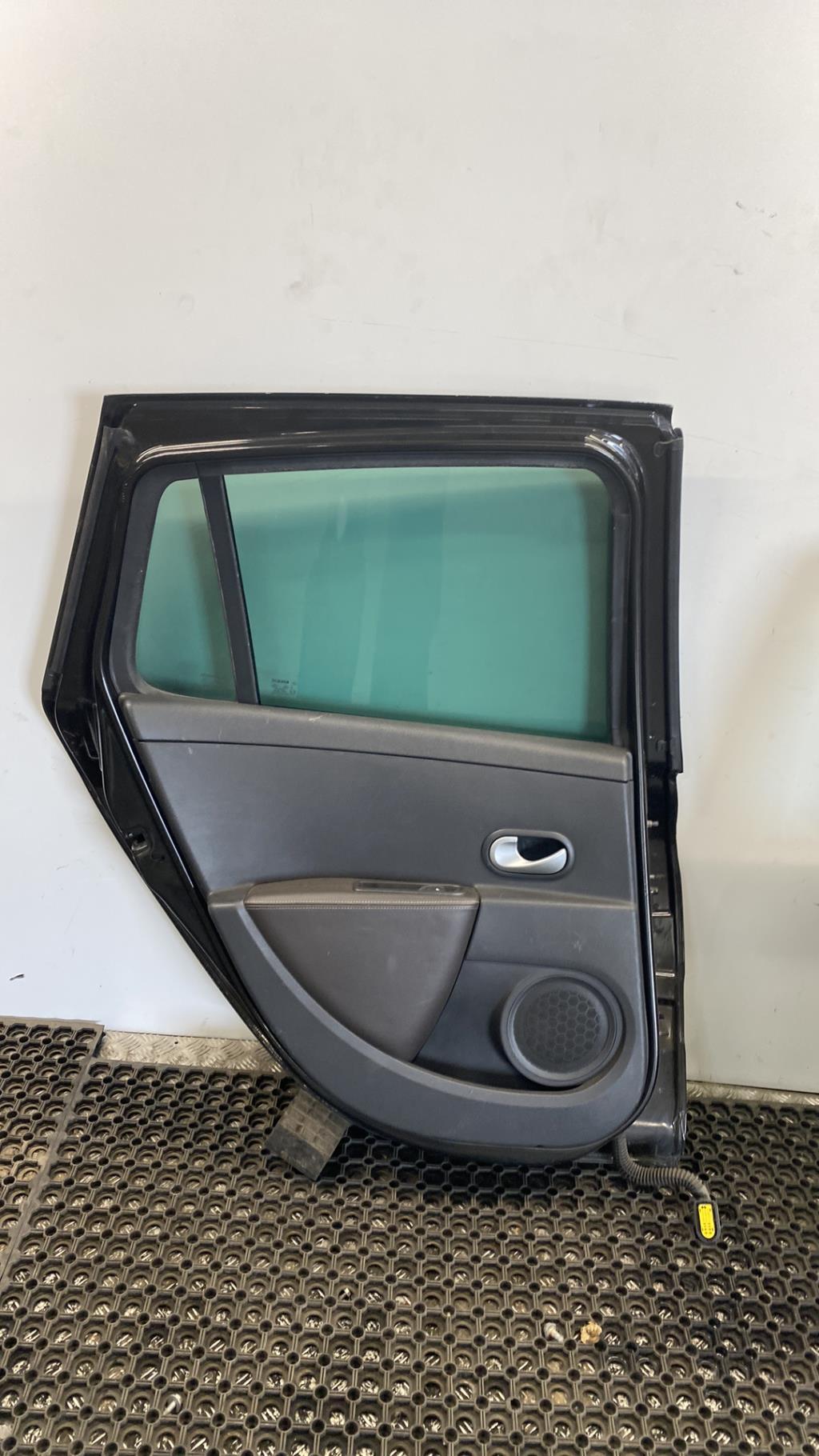 Portiera posteriore sinistra RENAULT CLIO 3 PHASE 2 BREAK Diésel - 1