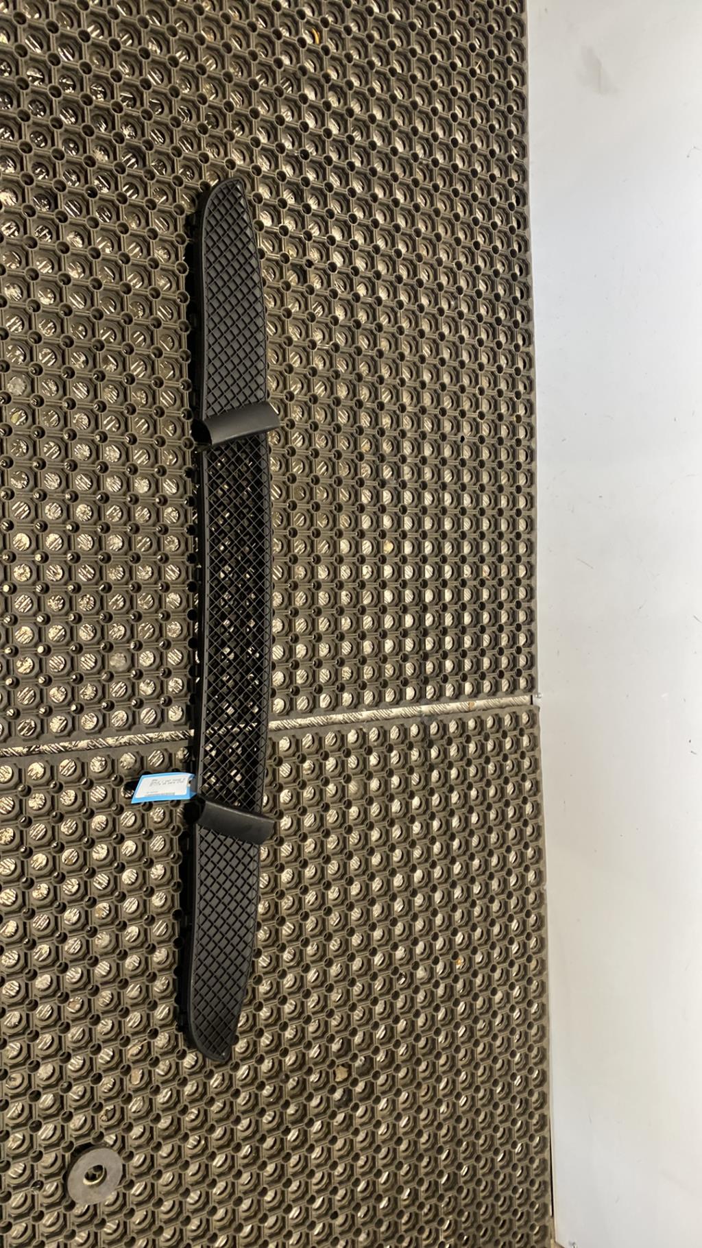 Grille de pare choc BMW SERIE 1 E87 PHASE 2  - 1