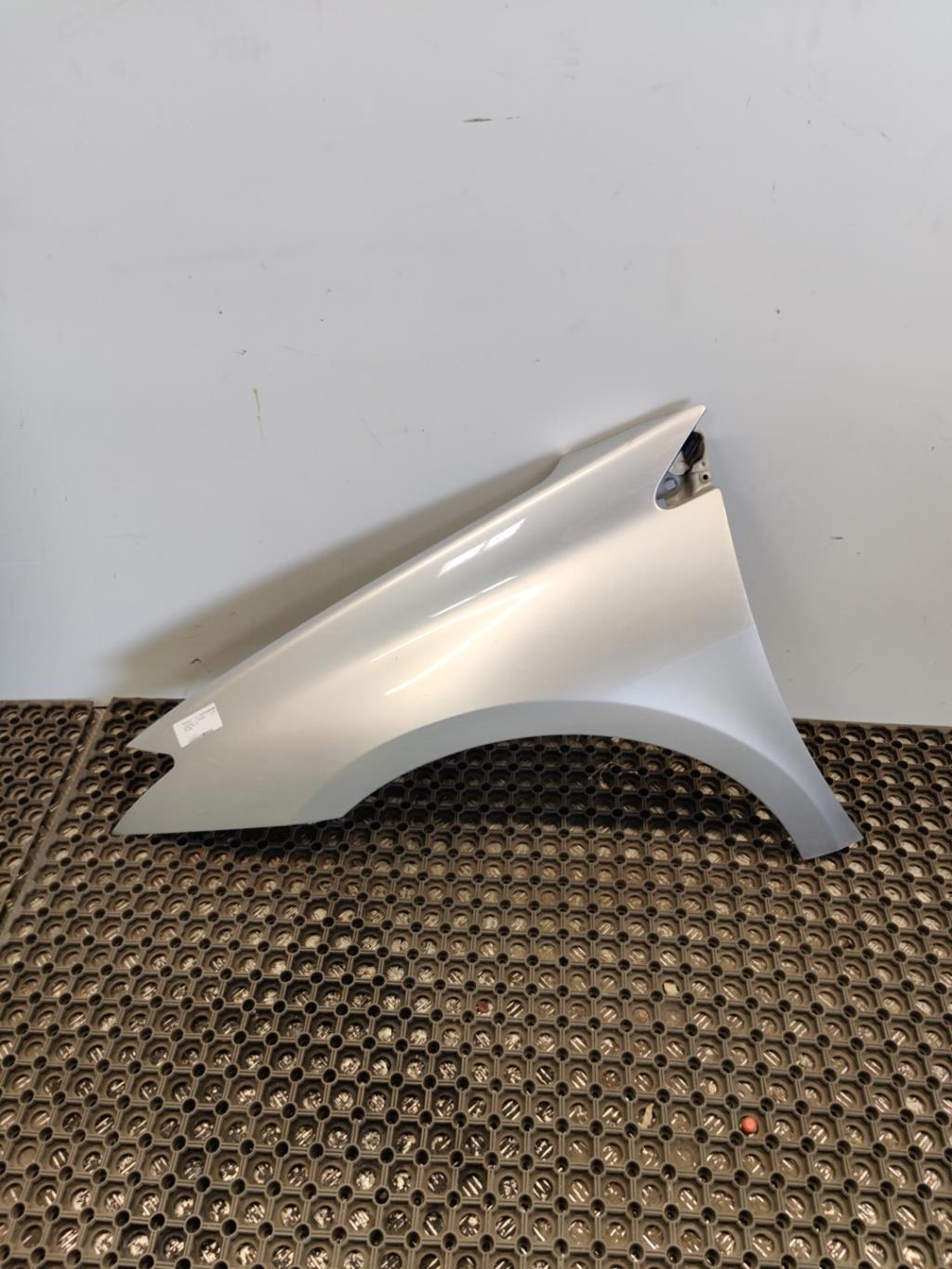 Parafango anteriore sinistro RENAULT LAGUNA 3 PHASE 1 Diésel - 1