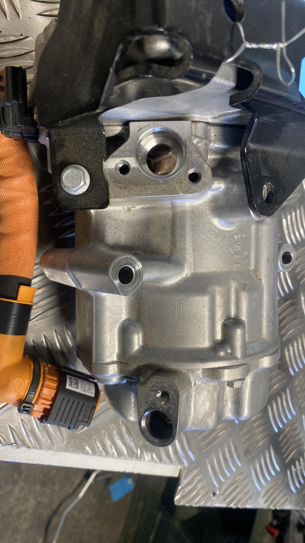 Compresseur clim RENAULT CLIO 5 Essence/Hybride - 1