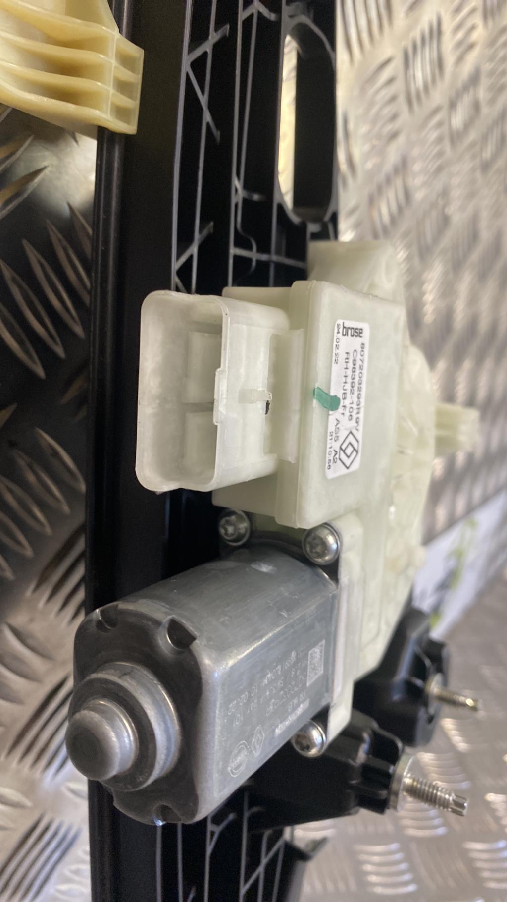 Alzacristalli elettrico anteriore destro RENAULT CAPTUR 2 Gasolina/Híbrido - 1